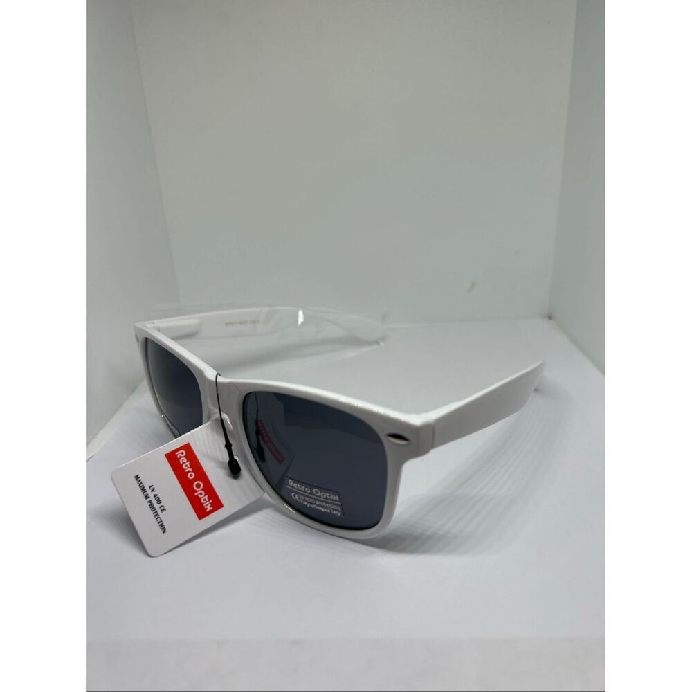 Retro Optix White Flex Fit Sunglasses UV400 Smoke Lens Lightweight